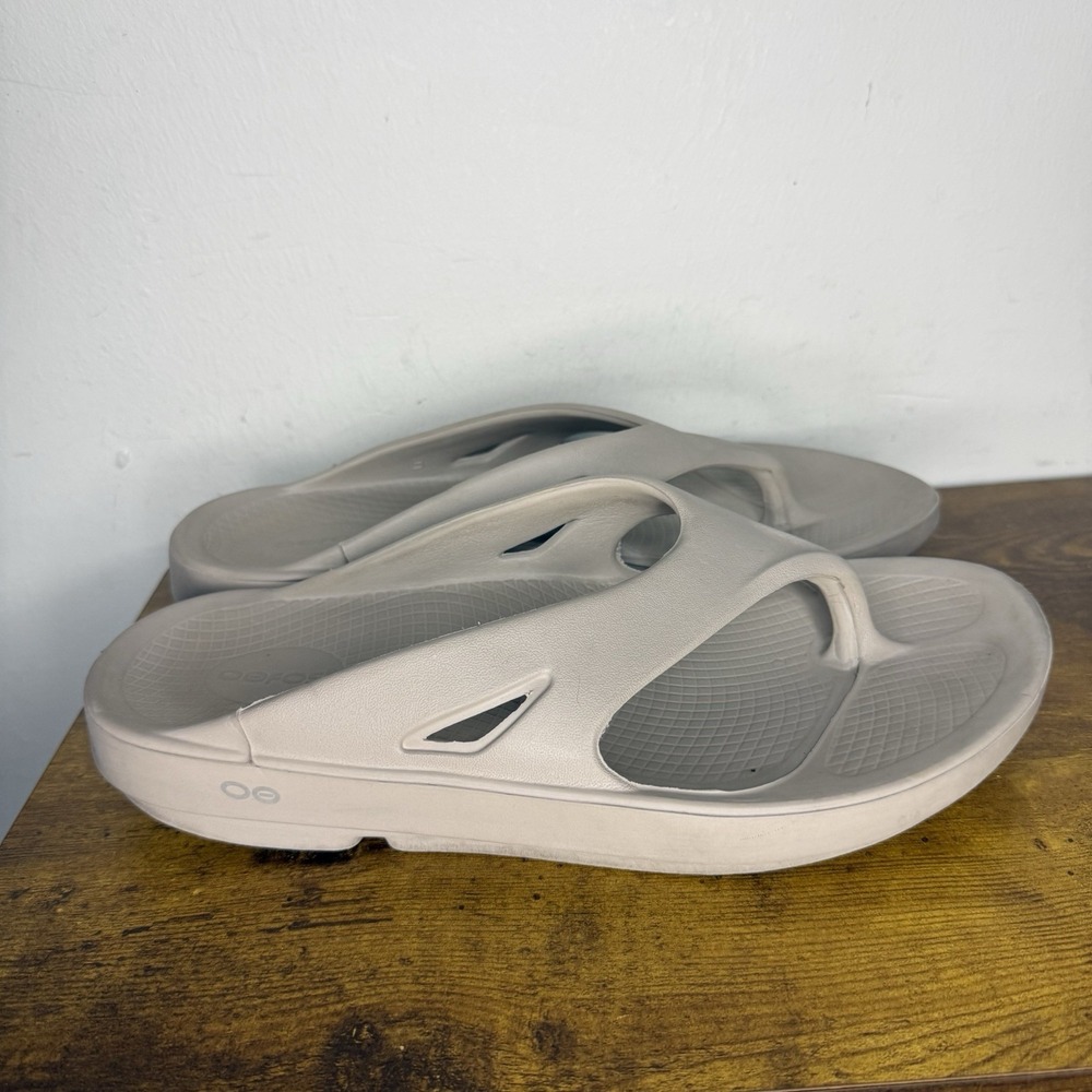 OOFOS OOriginal Recovery Sandals Men's Size 11 Beige